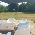 Charming Countryside Retreat - Up To 11 People Holiday home Macqueville