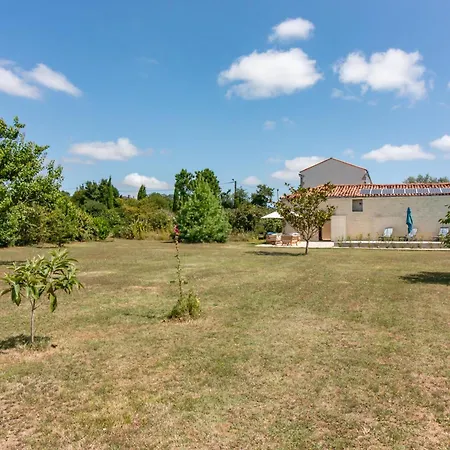 Hébergement de vacances Charming Countryside Retreat - Up To 11 People Macqueville