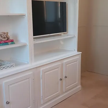 Charming Countryside Retreat - Up To 11 People Дом отдыха Macqueville