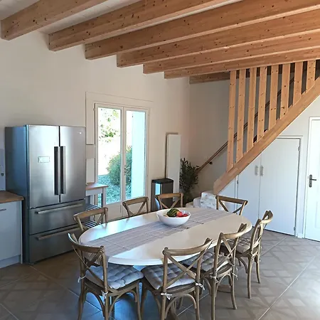 Charming Countryside Retreat - Up To 11 People Дом отдыха