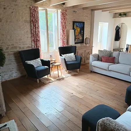 Charming Countryside Retreat - Up To 11 People Дом отдыха Macqueville