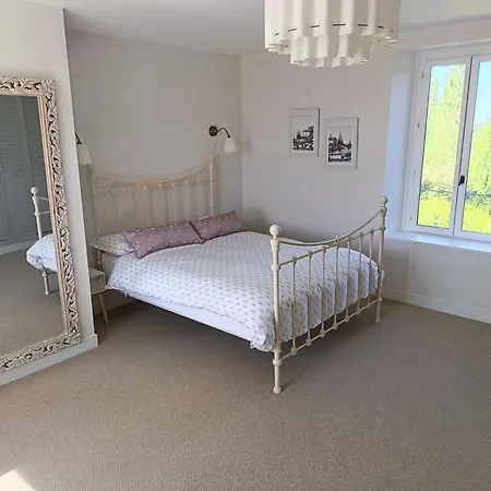 Charming Countryside Retreat - Up To 11 People Дом отдыха Macqueville