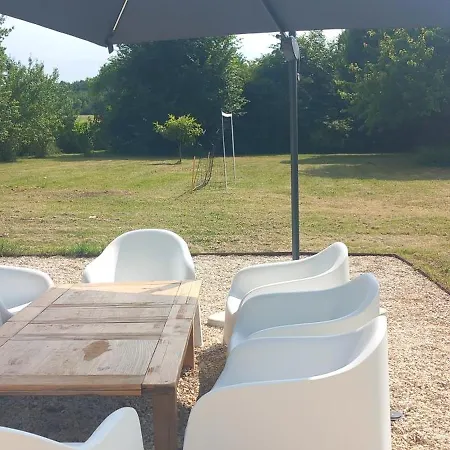 Charming Countryside Retreat - Up To 11 People Hébergement de vacances Macqueville