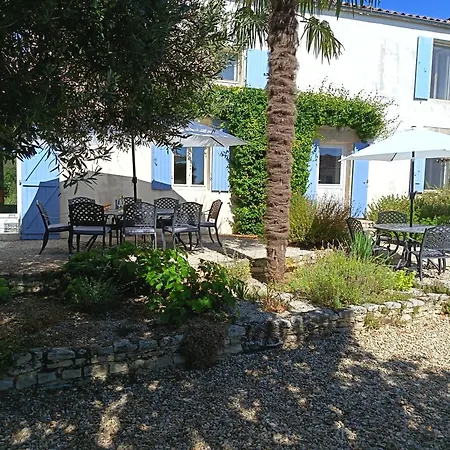 Charming Countryside Retreat - Up To 11 People Дом отдыха Macqueville